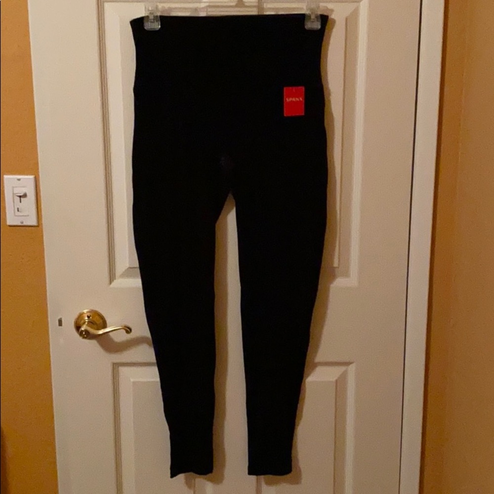 SPANX Leggings - Black Velvet and BRAND NEW (1X)